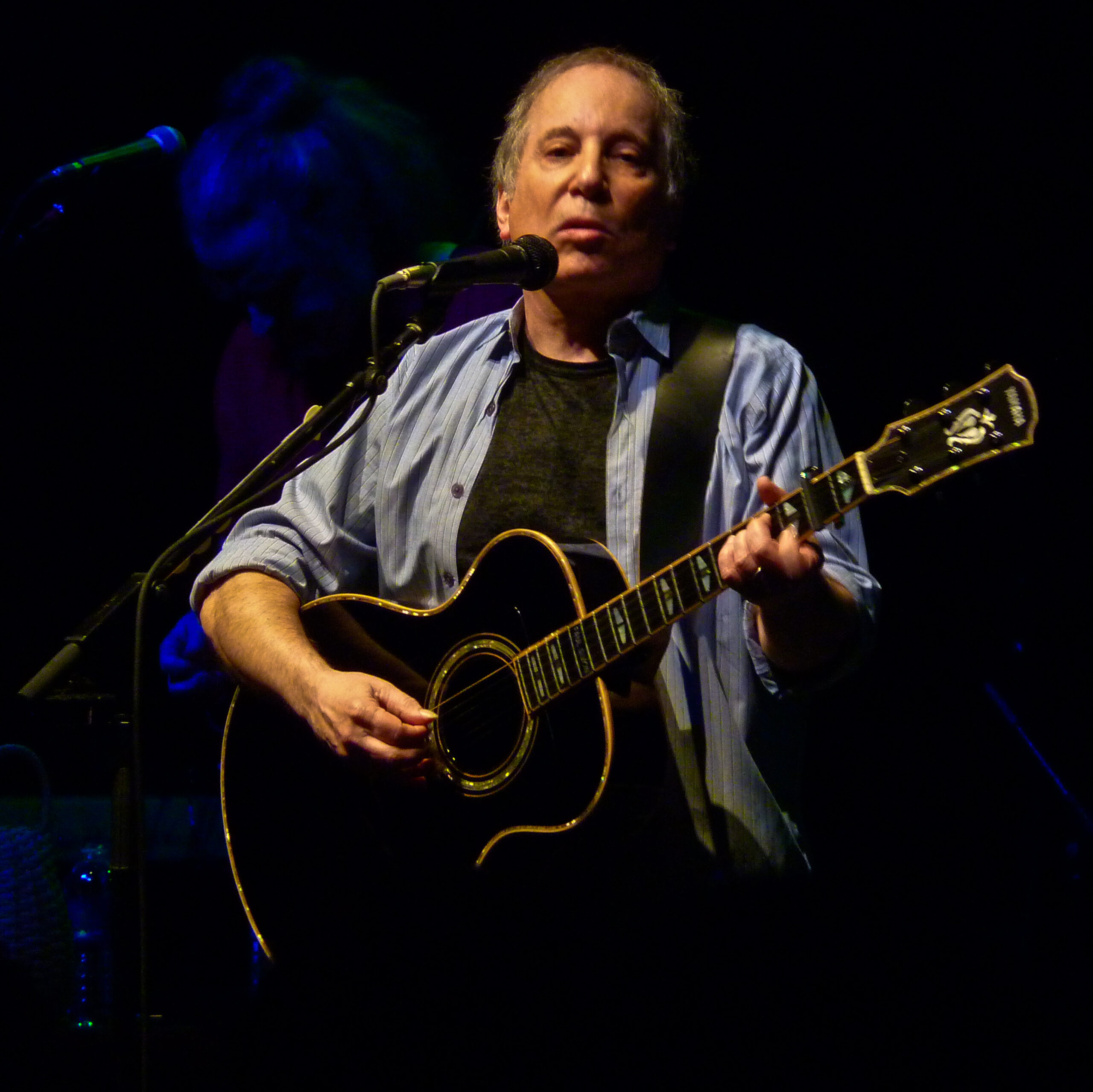 Paul Simon lost most of the hearing in his left ear at 84. This spring he went back on tour anyway