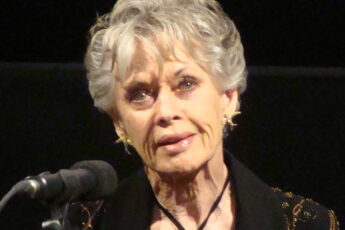 Tippi Hedren was in her very first film when Hitchcock had live birds thrown at her for five days straight