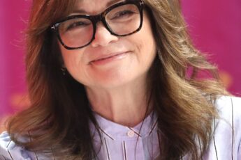 For forty years, strangers had opinions about her body. At 66, Valerie Bertinelli stopped stepping on the scale — and she says she's never been happier.